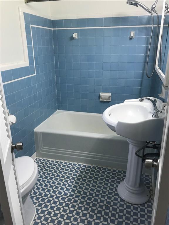 421 Sleepy Hollow Road Pittsburgh, PA 15228 - Photo 15 of 18 Full bathroom