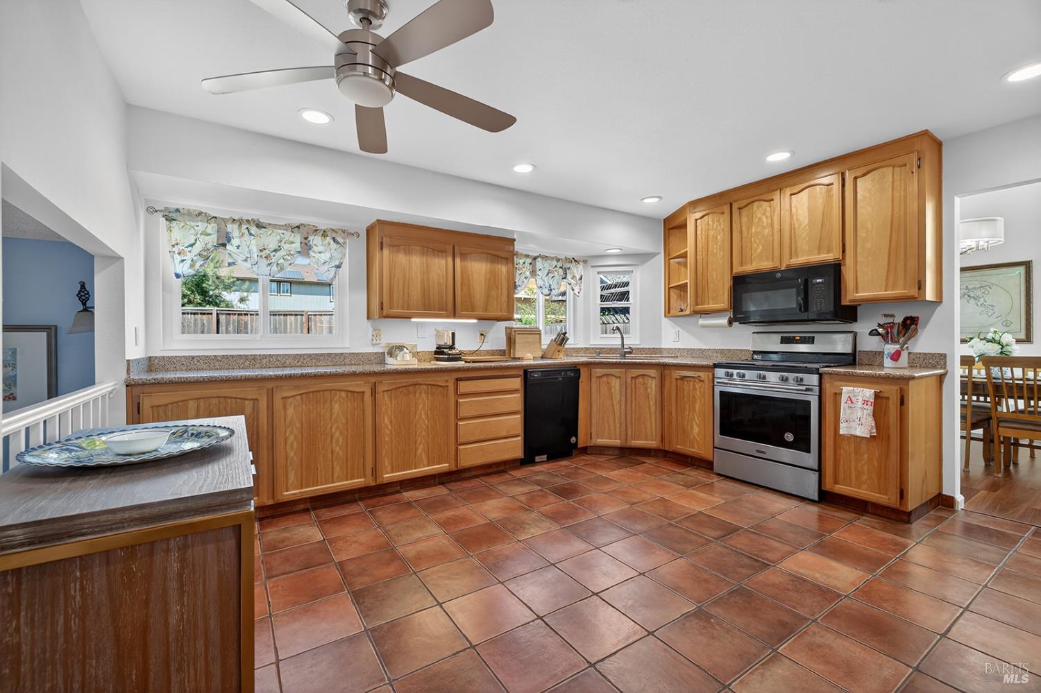 5410 Corbett Circle Santa Rosa, CA 95403 - Photo 4 of 41
