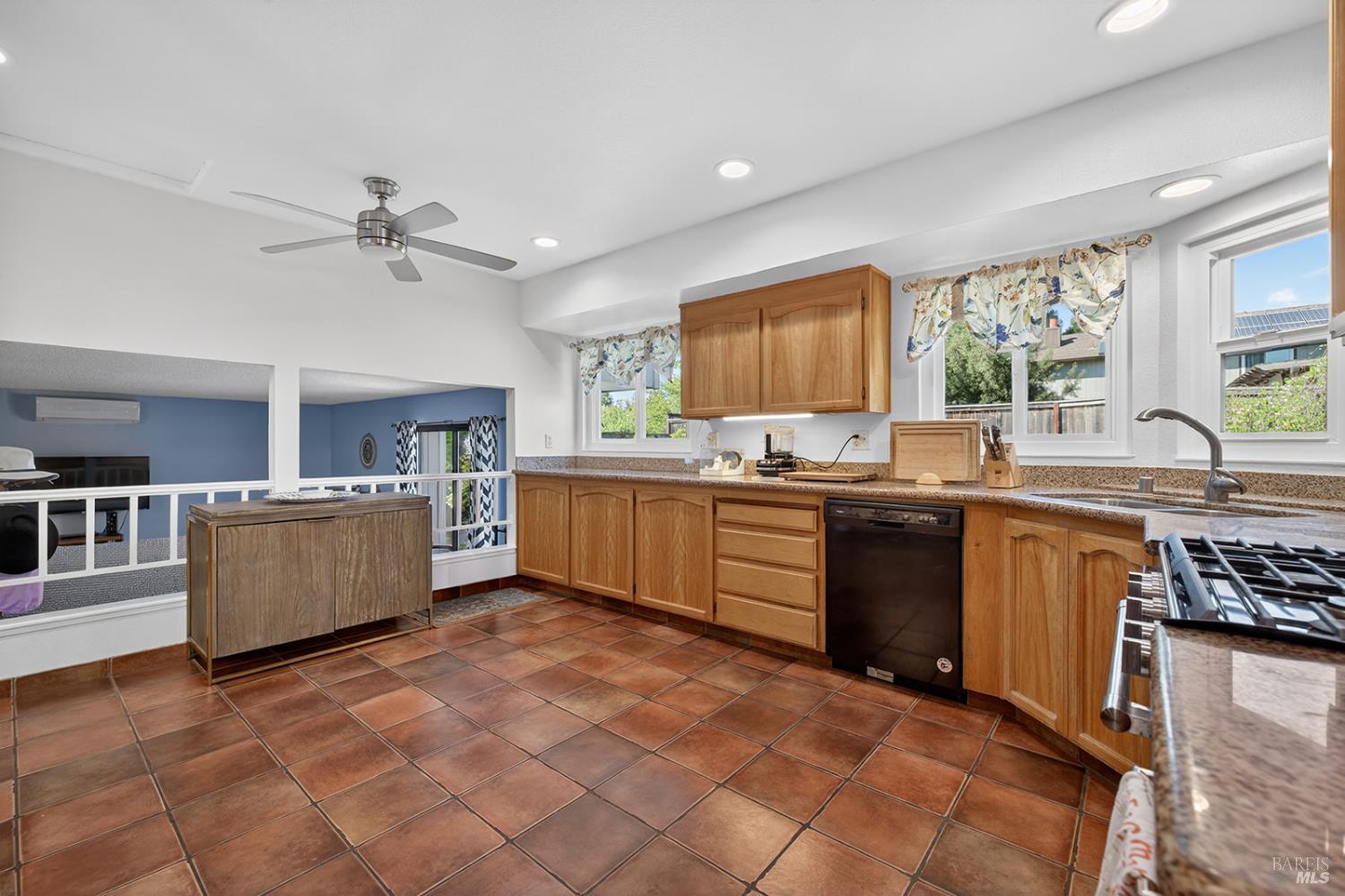 5410 Corbett Circle Santa Rosa, CA 95403 - Photo 6 of 41