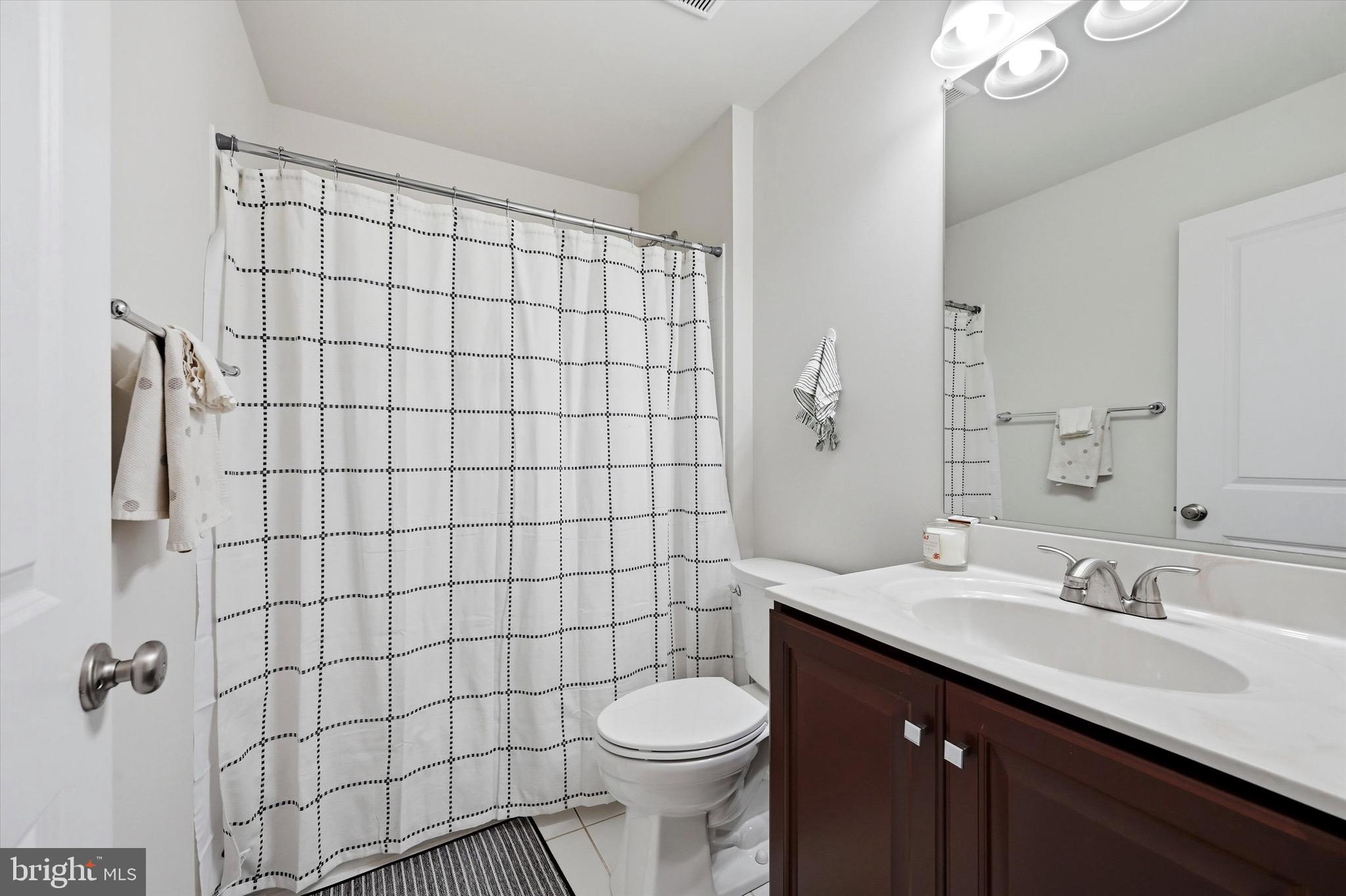 211 Corvus Circle, Unit 128 Springfield, PA 19064 - Photo 19 of 28 bathroom for bedroom #2 & #3