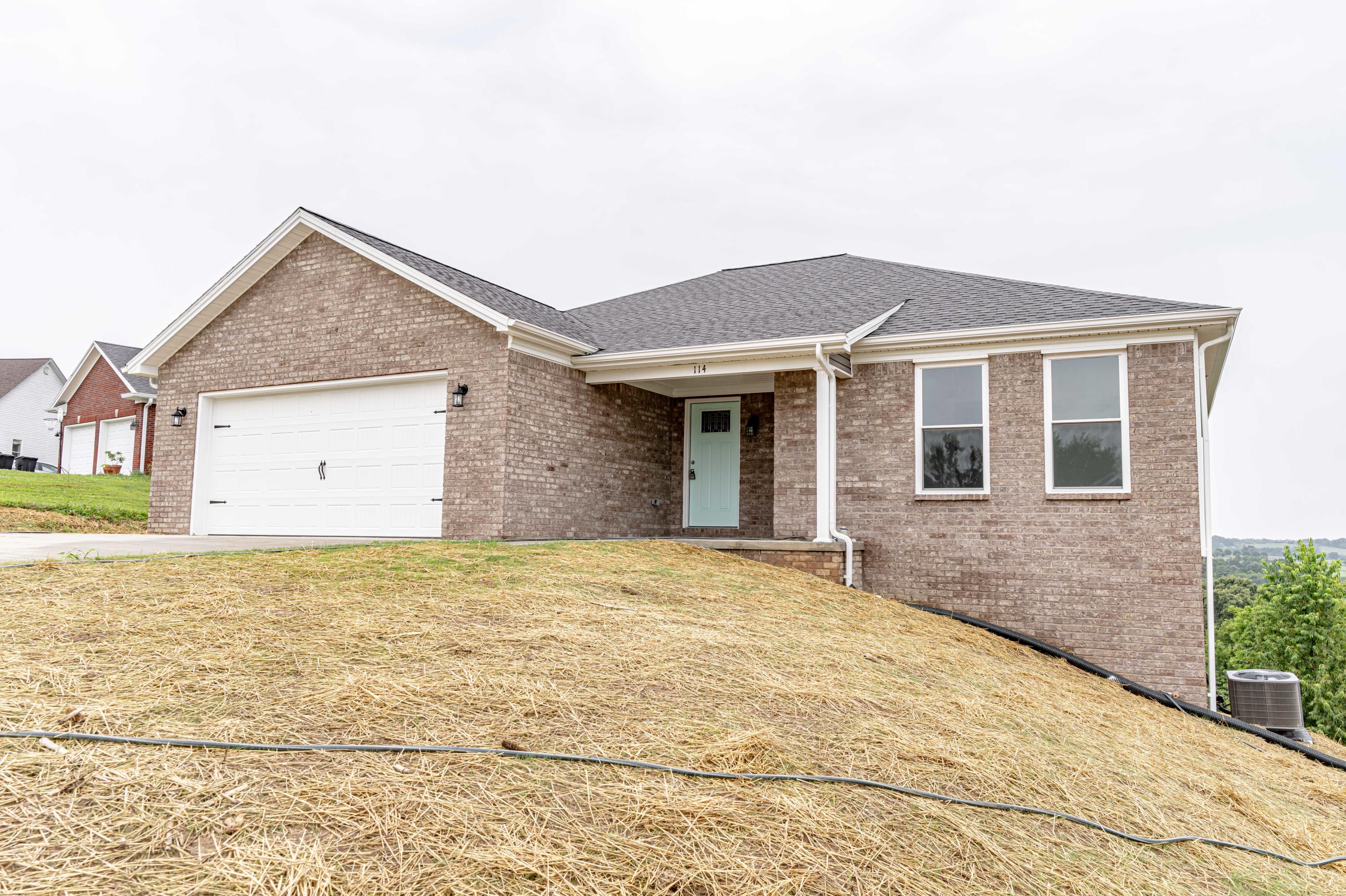 114 North N Ridge Frankfort, KY 40601 - Photo 5 of 53 DSC02577