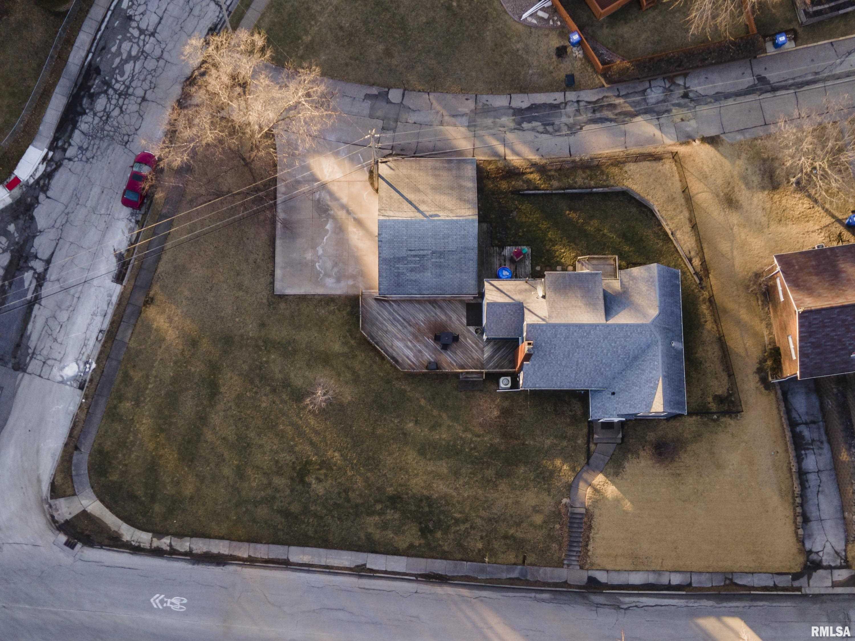 1616 Jersey Ridge Road Davenport, IA 52803 - Photo 5 of 28 Gallery Image 5