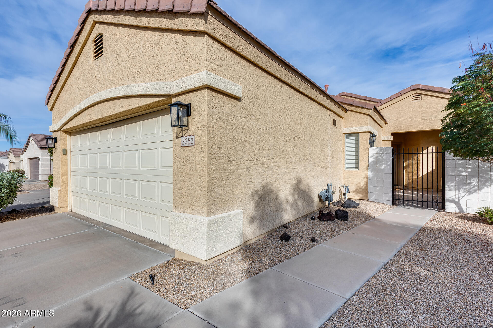 3252 East Fremont Road Phoenix, AZ 85042 - Photo 9 of 45 a house with a outdoor space