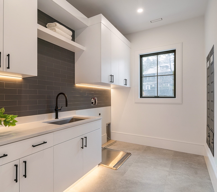 1301 Commonwealth Avenue Newton, MA 02465 - Photo 31 of 42