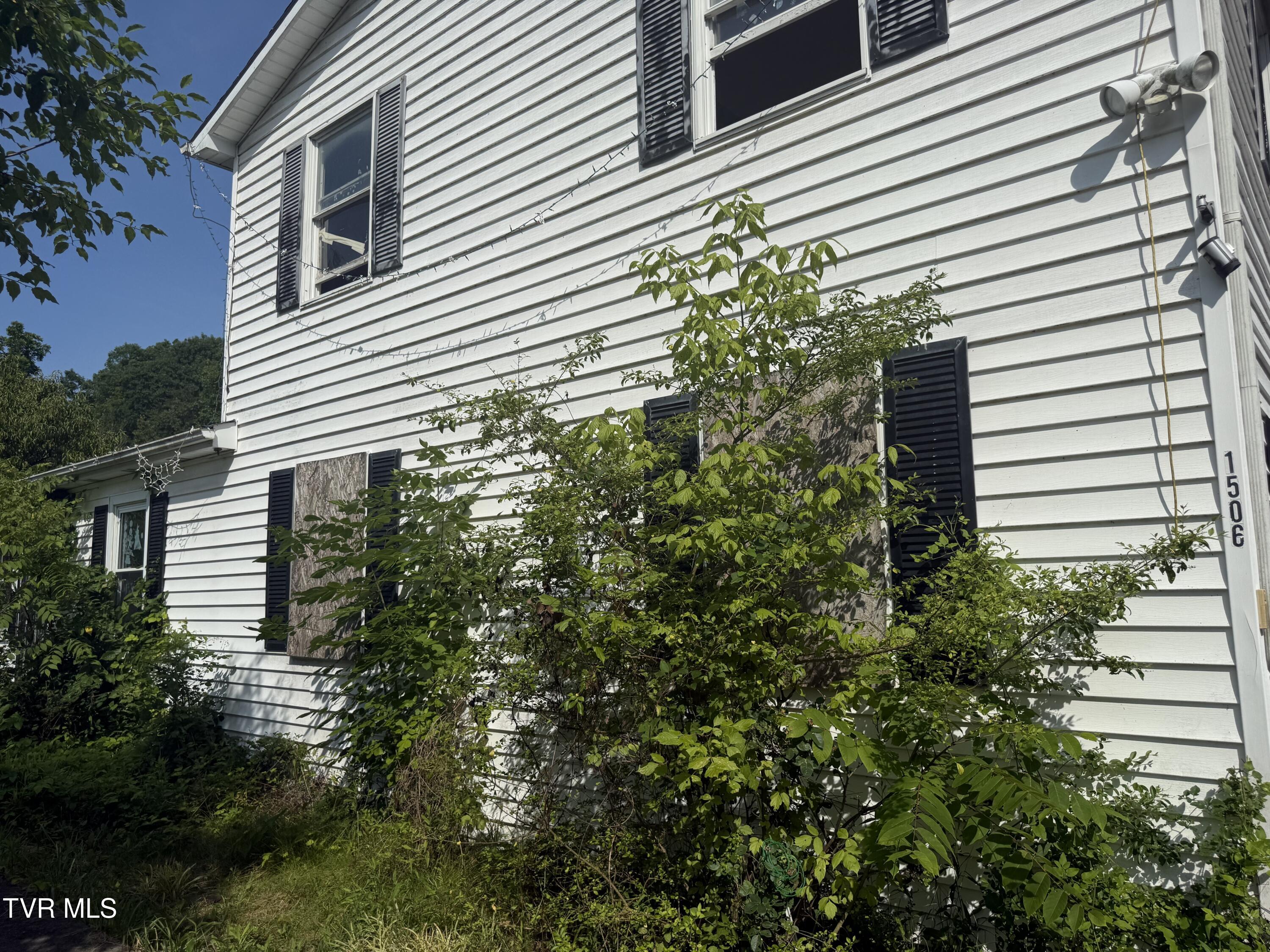1506 King Springs Road Johnson City, TN 37601 - Photo 2 of 19 IMG_7868