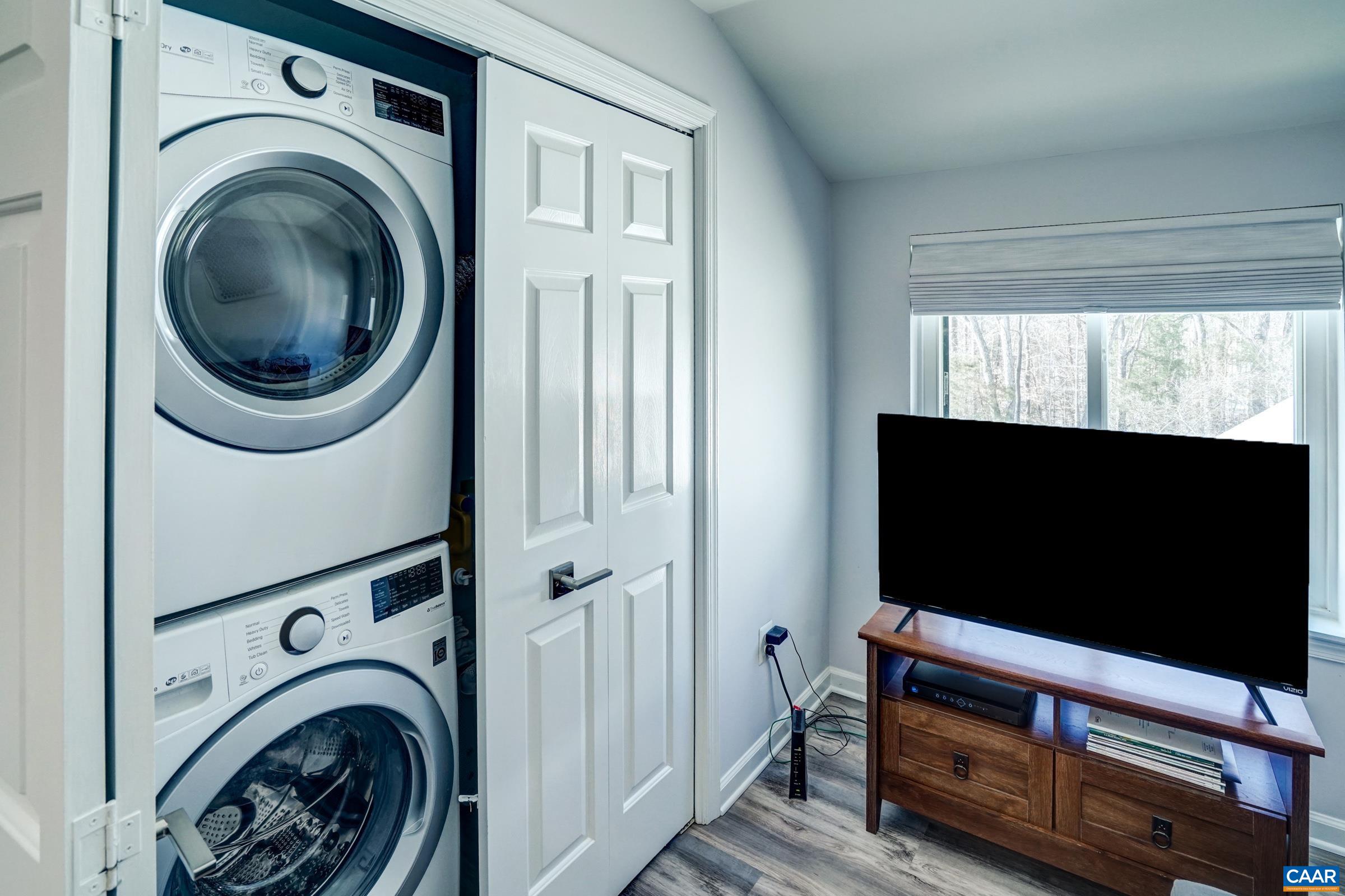 1008 Highlands Drive Charlottesville, VA 22901 - Photo 24 of 41 a view of living room with washer and dryer
