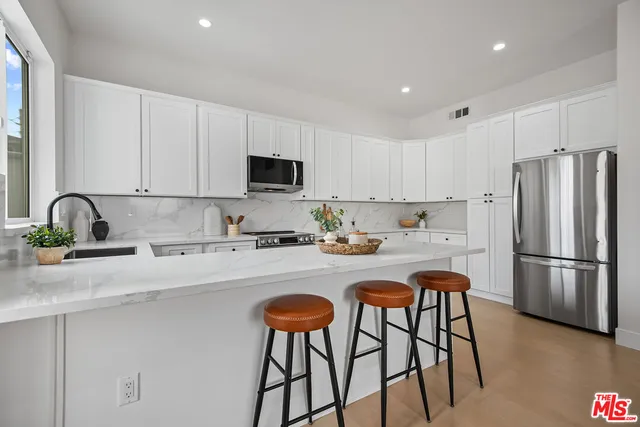 $3,999,000 | 3626 East 1st Street, Long Beach, CA 90803