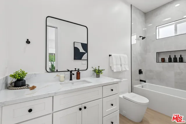 $3,999,000 | 3626 East 1st Street, Long Beach, CA 90803