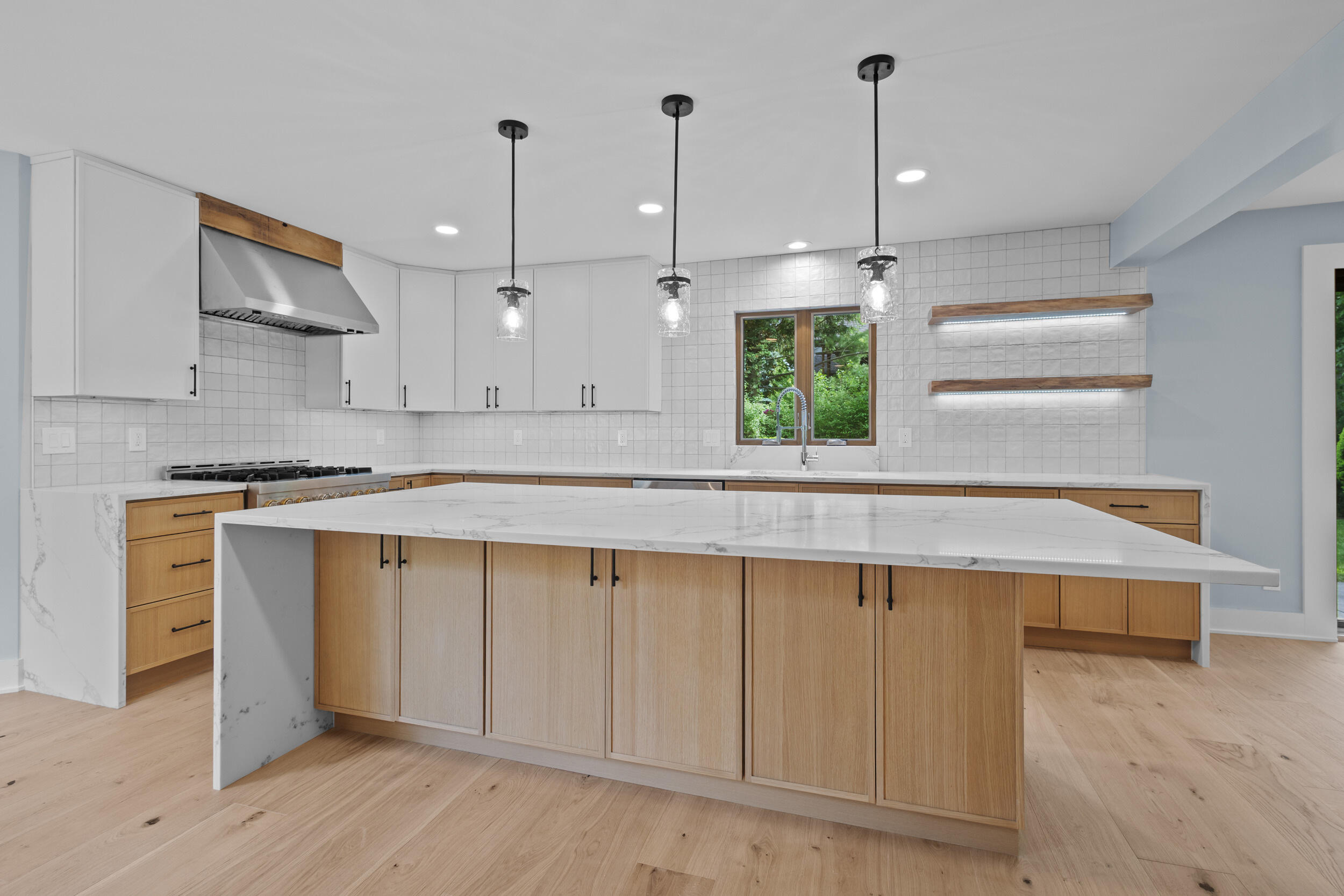 986 Indian Hills Road Fontana, WI 53125 - Photo 17 of 108 Kitchen