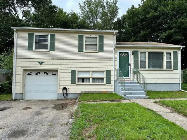 $340,000 | 103 Windsor Park Drive, Coventry, RI 02816