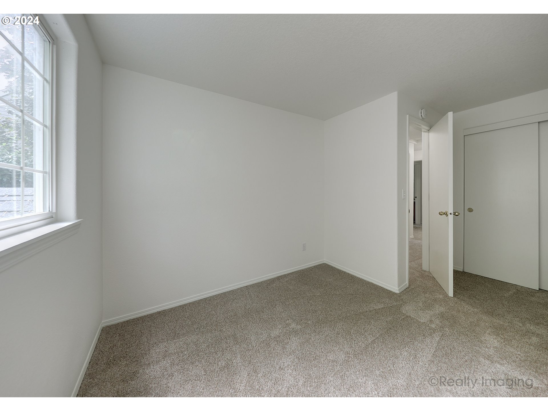 3353 Southwest 174th Avenue Beaverton, OR 97003 - Photo 23 of 33 an empty room with windows