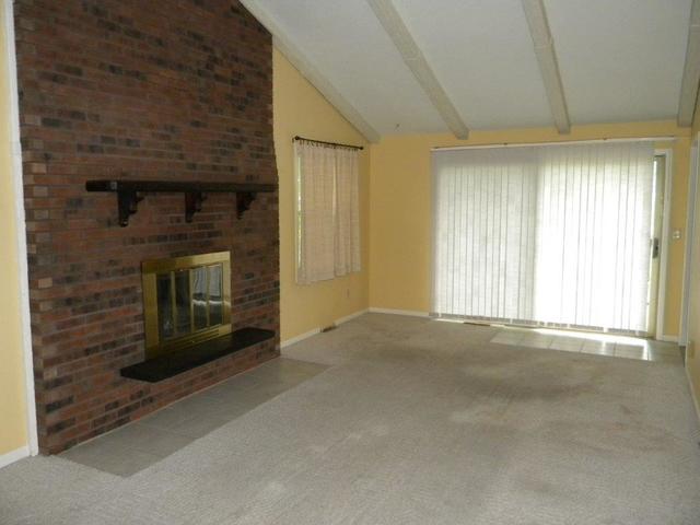 25380 Indian Ridge Road Sterling, IL 61081 - Photo 8 of 22