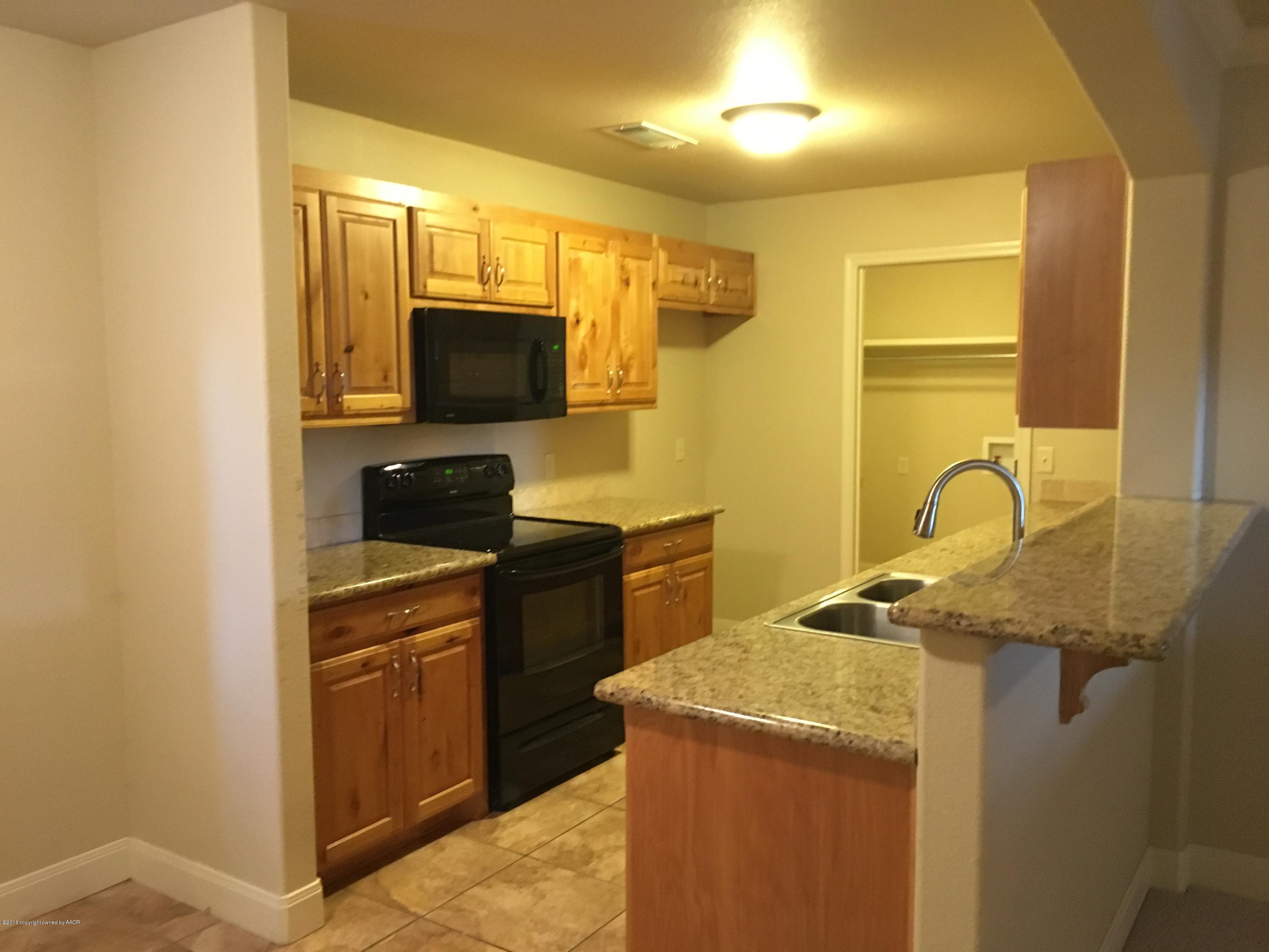 4411 South Roberts Street Amarillo, TX 79118 - Photo 4 of 11 Kitchen/Utility