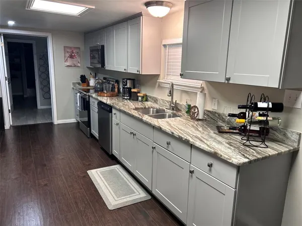 $3,000 | 506 North Charles Street, Lewisville, TX 75057