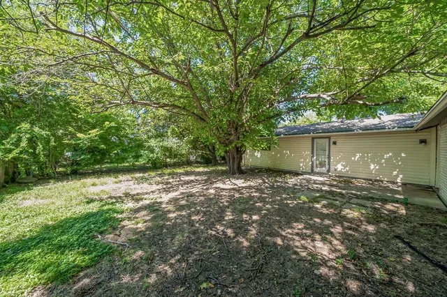$264,500 | 1106 High Point Road, Arlington, TX 76015