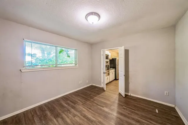 $264,500 | 1106 High Point Road, Arlington, TX 76015