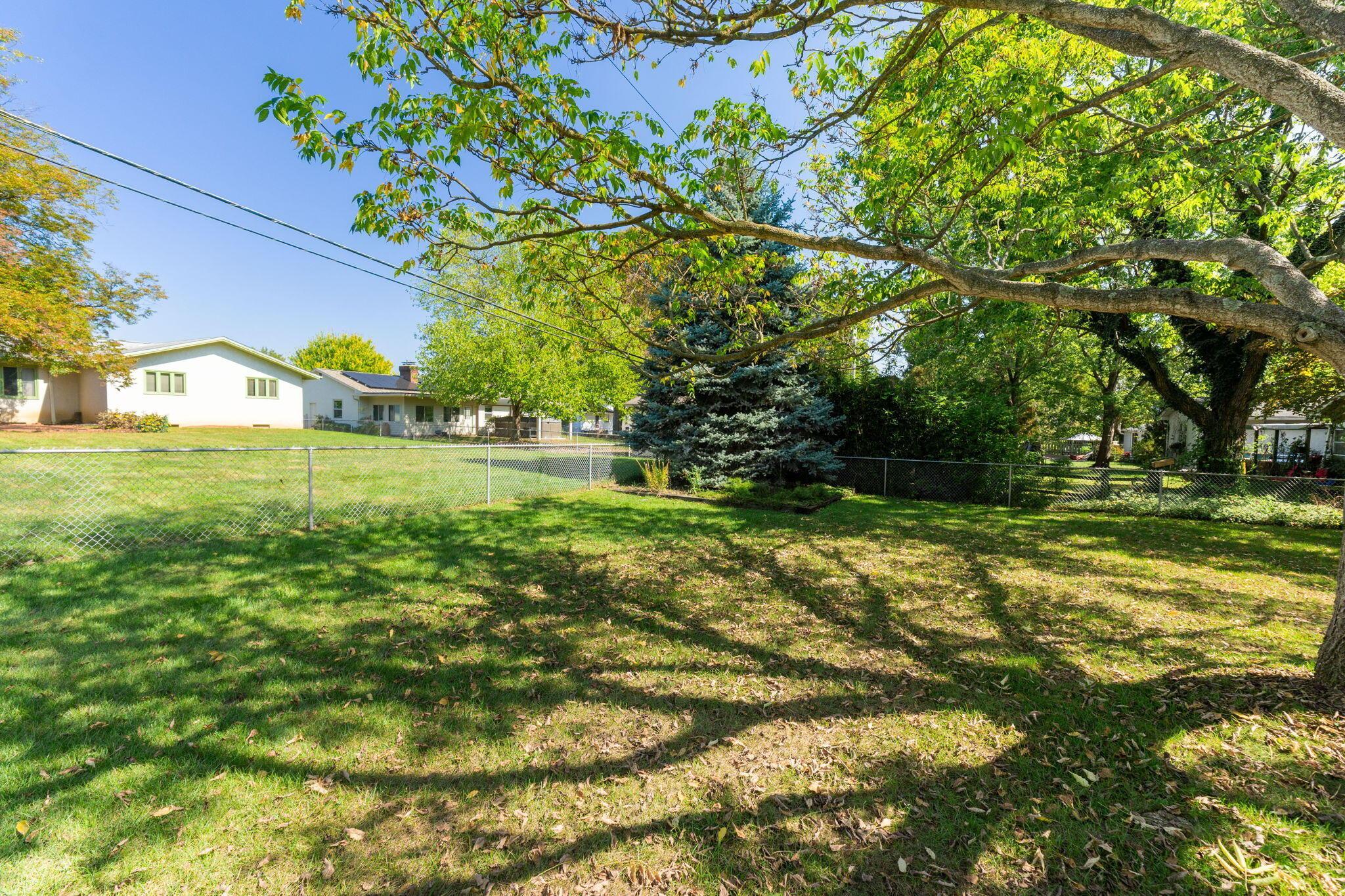 1060 Woodmere Road Columbus, OH 43220 - Photo 21 of 94 1060 Woodmere (Exterior)-17