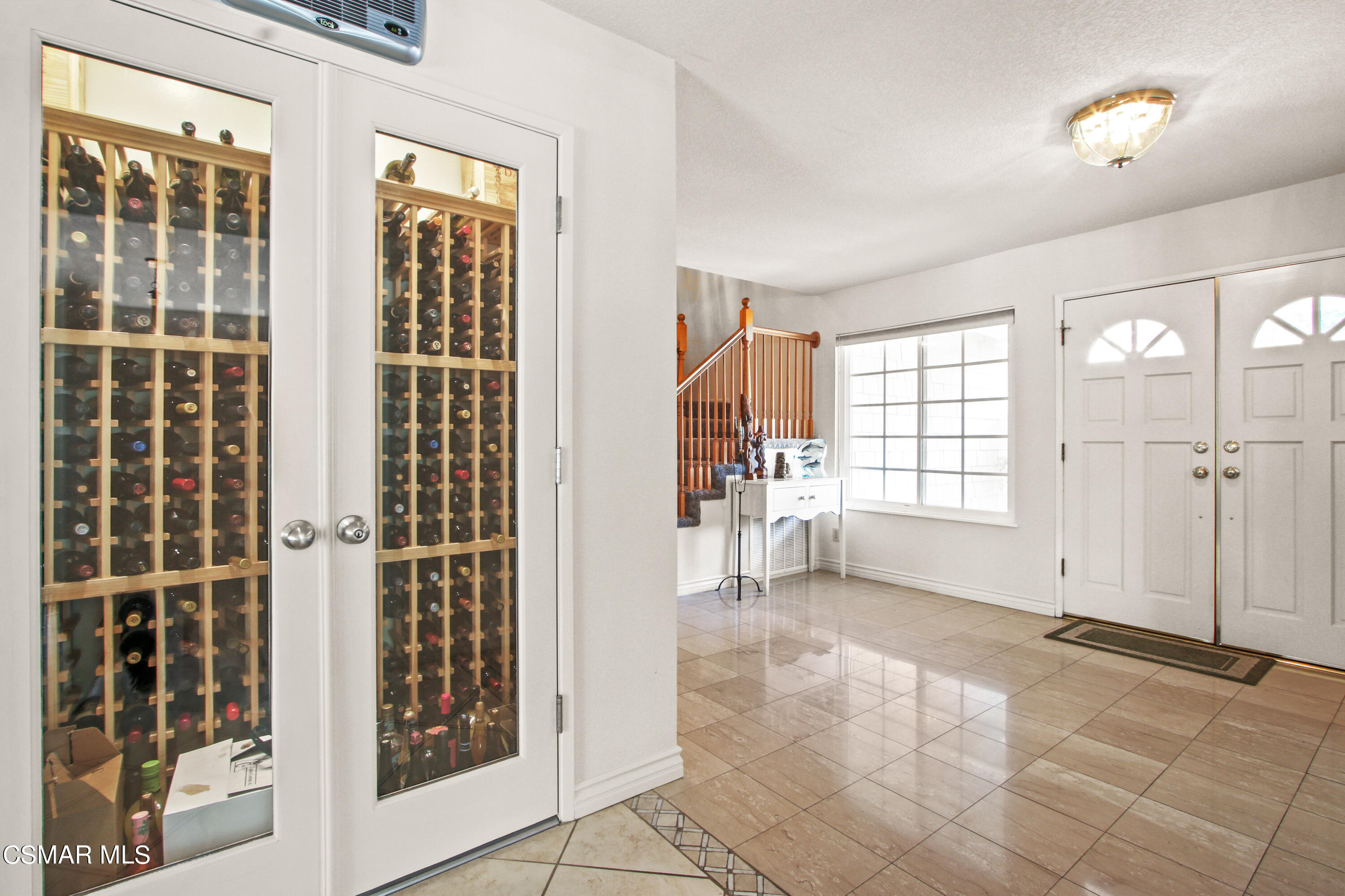 2745 Gum Circle Simi Valley, CA 93065 - Photo 13 of 40 an empty room with windows