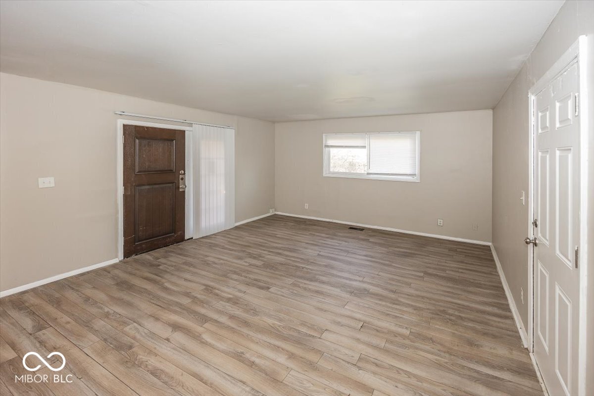 4008 Mitthoeffer Road Indianapolis, IN 46235 - Photo 11 of 18 Gallery Image 11