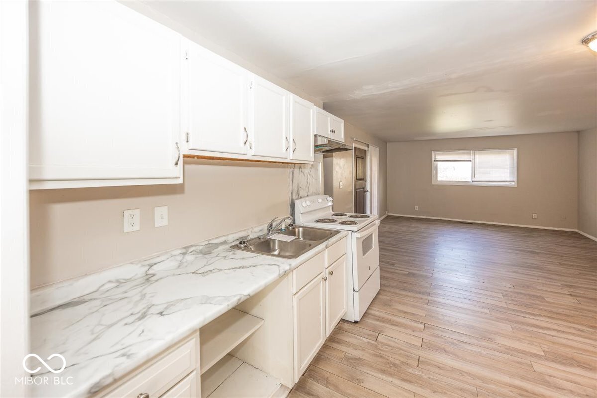 4008 Mitthoeffer Road Indianapolis, IN 46235 - Photo 5 of 18 Gallery Image 5