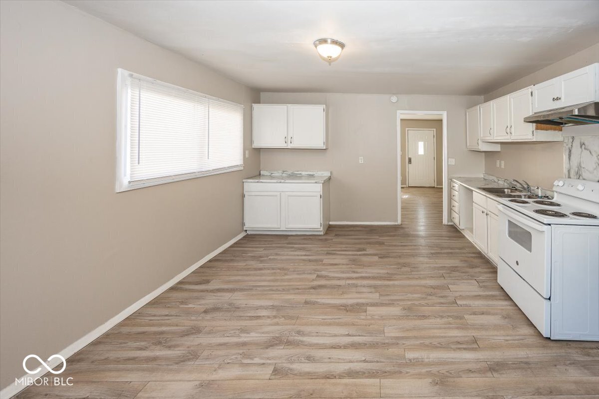 4008 Mitthoeffer Road Indianapolis, IN 46235 - Photo 7 of 18 Gallery Image 7