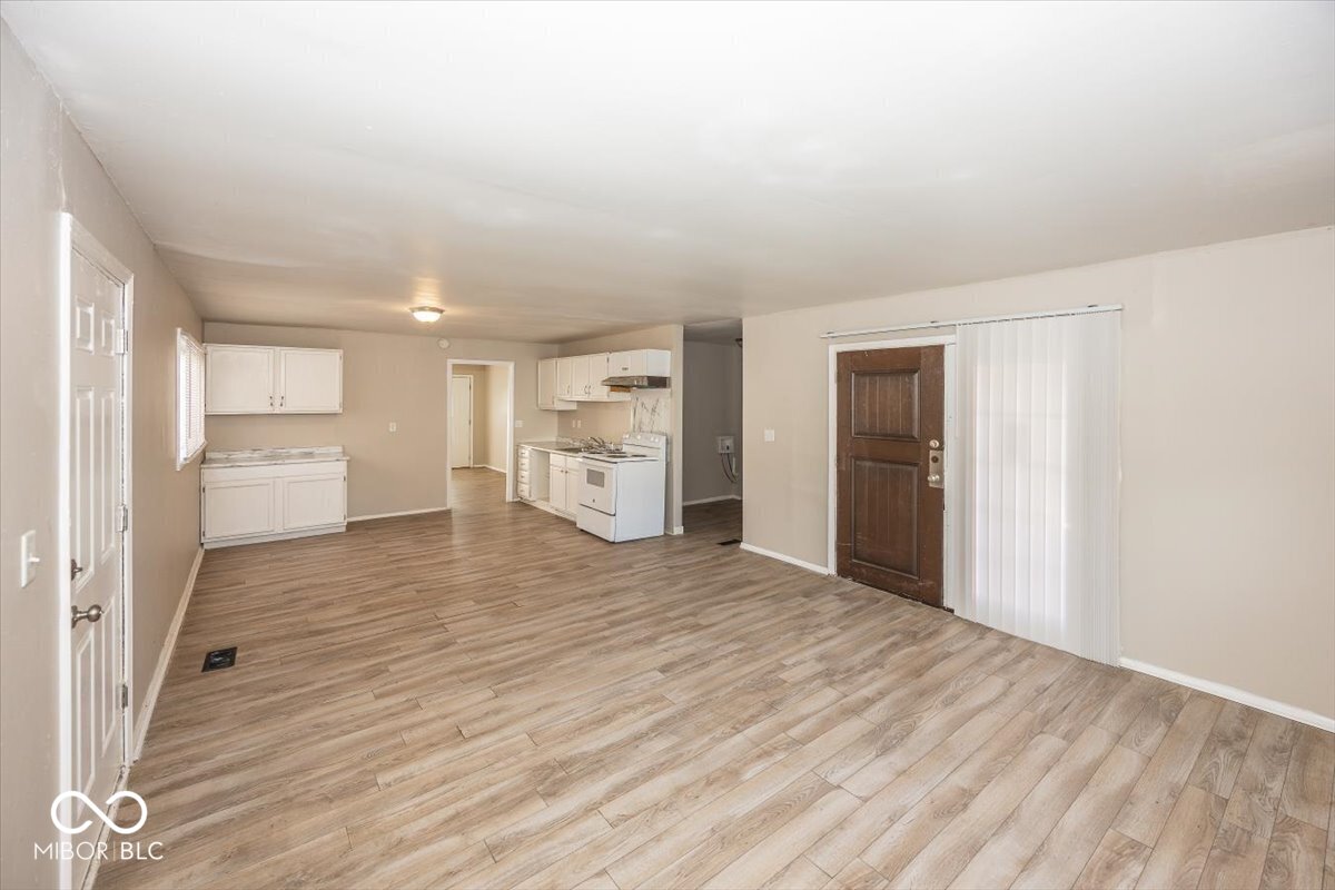4008 Mitthoeffer Road Indianapolis, IN 46235 - Photo 10 of 18 Gallery Image 10