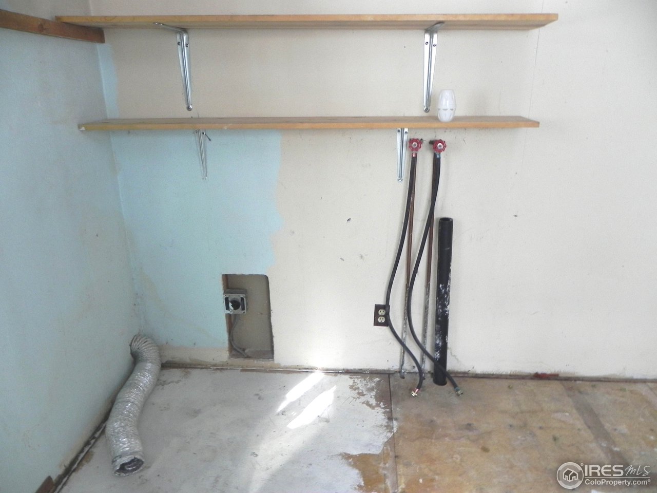 151 Upper Travis Gulch Road Black Hawk, CO 80422 - Photo 13 of 24 WASHER/DRYER HOOKUPS