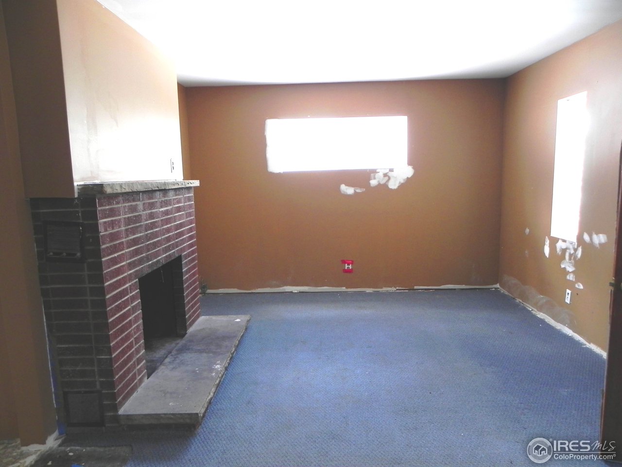 151 Upper Travis Gulch Road Black Hawk, CO 80422 - Photo 3 of 24 LIVING AREA FIREPLACE