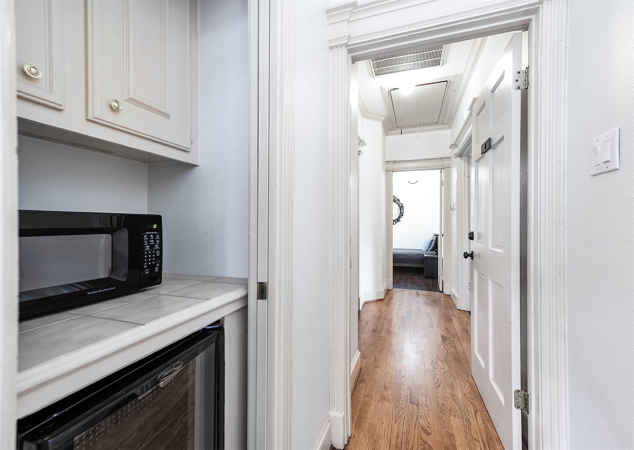 7110 Gary Street Houston, TX 77055 - Photo 24 of 50 a view of hallway with washer and dryer