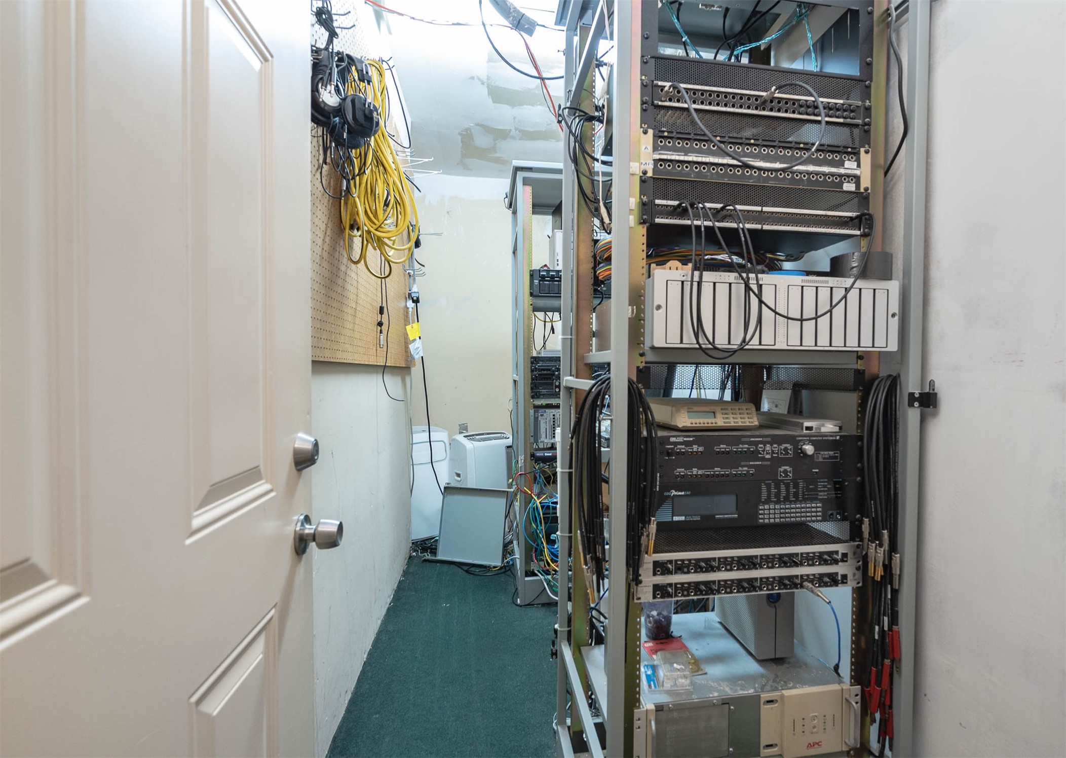 7110 Gary Street Houston, TX 77055 - Photo 36 of 50 a view of walk in closet