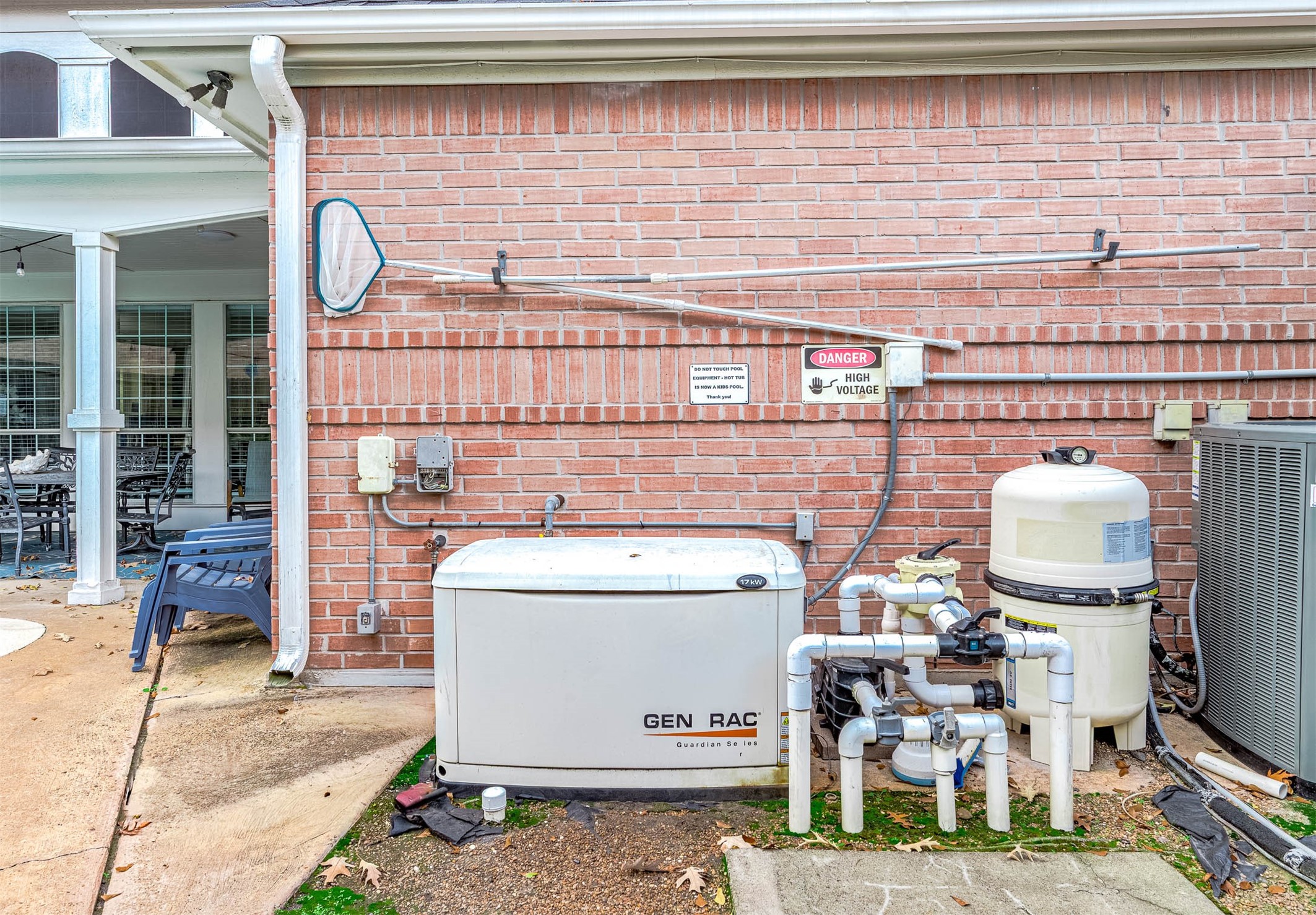7110 Gary Street Houston, TX 77055 - Photo 44 of 50 a utility room with dryer and washer