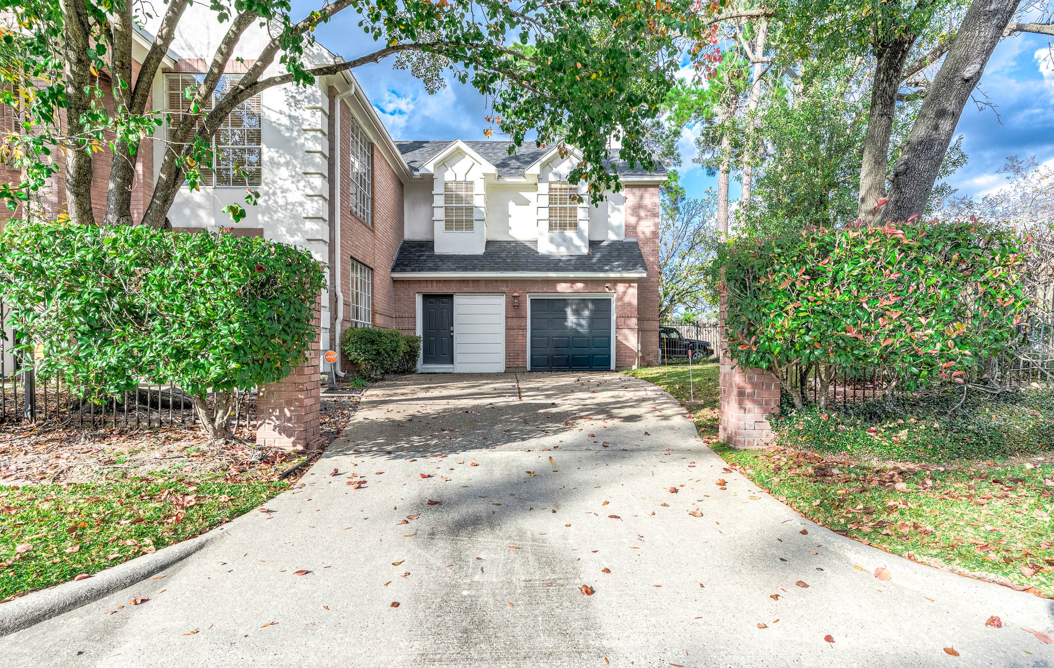 7110 Gary Street Houston, TX 77055 - Photo 47 of 50 a front view of a house with a garden