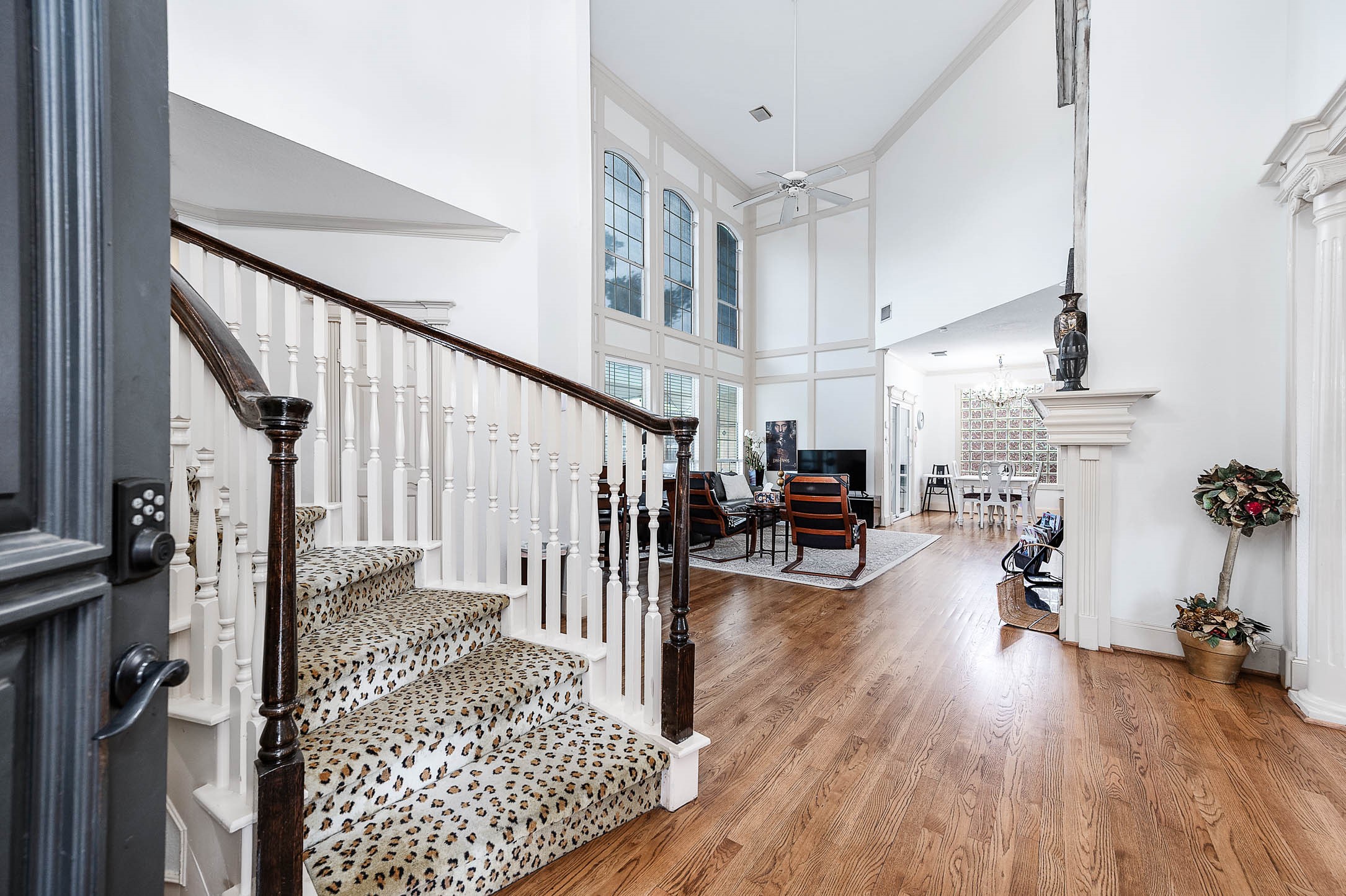 7110 Gary Street Houston, TX 77055 - Photo 6 of 50 a living room with furniture and a wooden floor