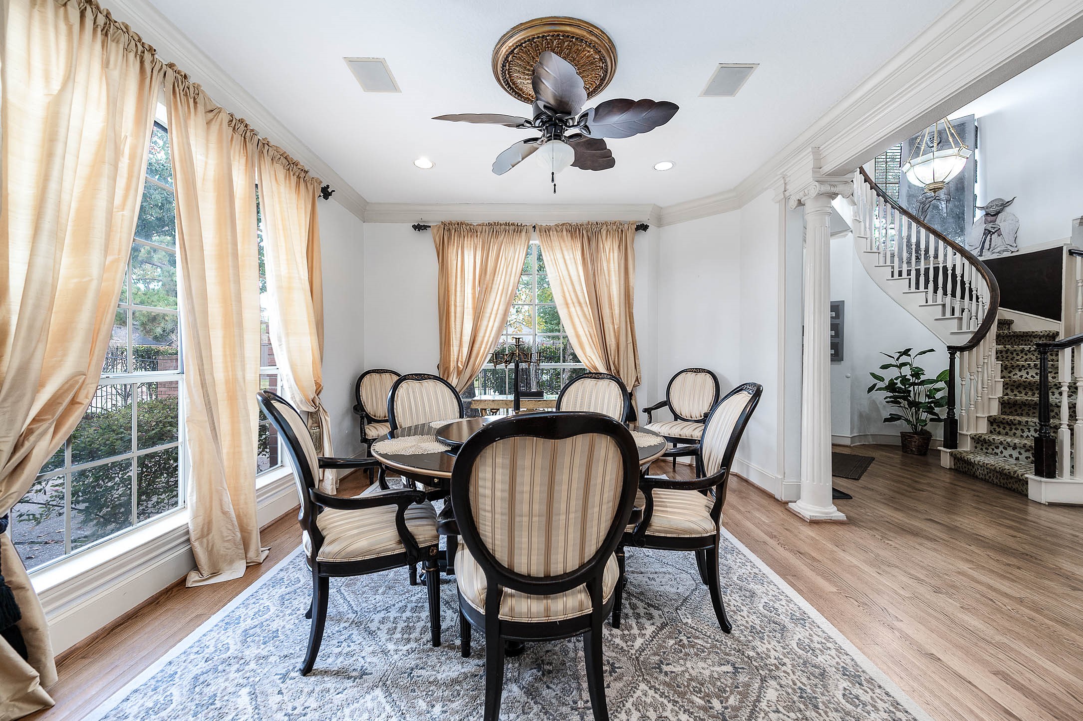 7110 Gary Street Houston, TX 77055 - Photo 10 of 50 a workspace with furniture window and outside view