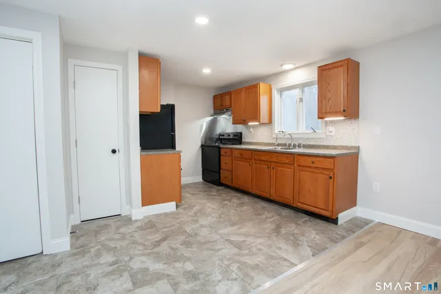 $1,400 | 366 Albany Turnpike, Canton, CT 06019