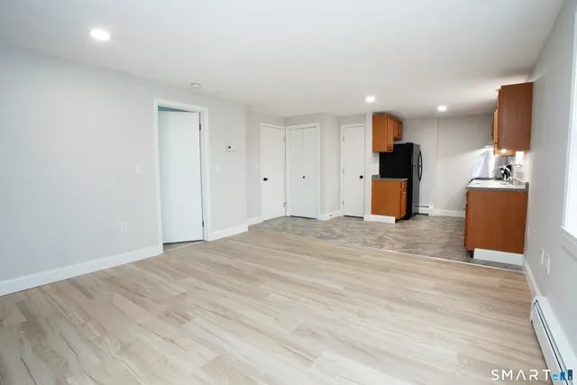 $1,400 | 366 Albany Turnpike, Canton, CT 06019