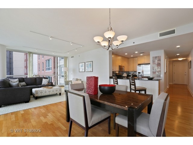 250 East Pearson Street, Unit 1006 Chicago, IL 60611 - Photo 7 of 16