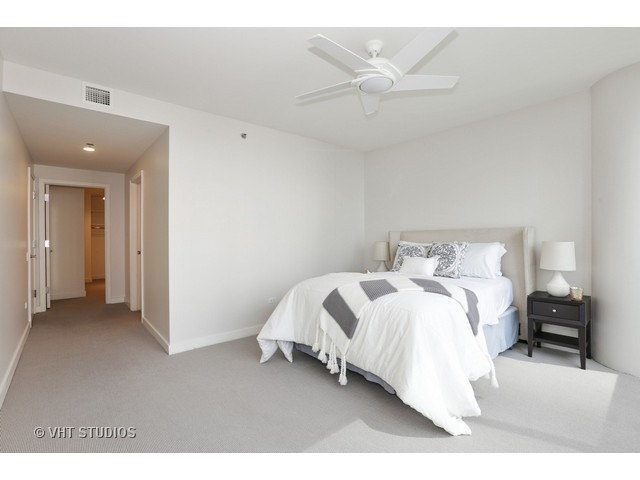 250 East Pearson Street, Unit 1006 Chicago, IL 60611 - Photo 9 of 16