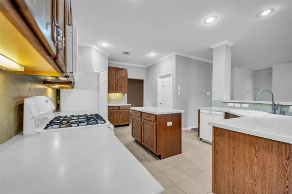 $319,900 | 951 Fife Drive, Conroe, TX 77301