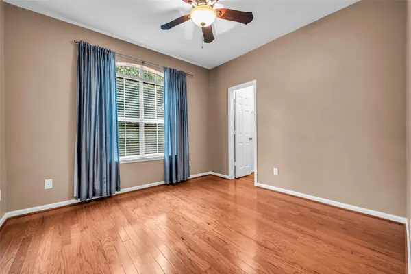 $319,900 | 951 Fife Drive, Conroe, TX 77301