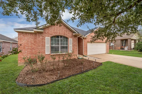 $319,900 | 951 Fife Drive, Conroe, TX 77301