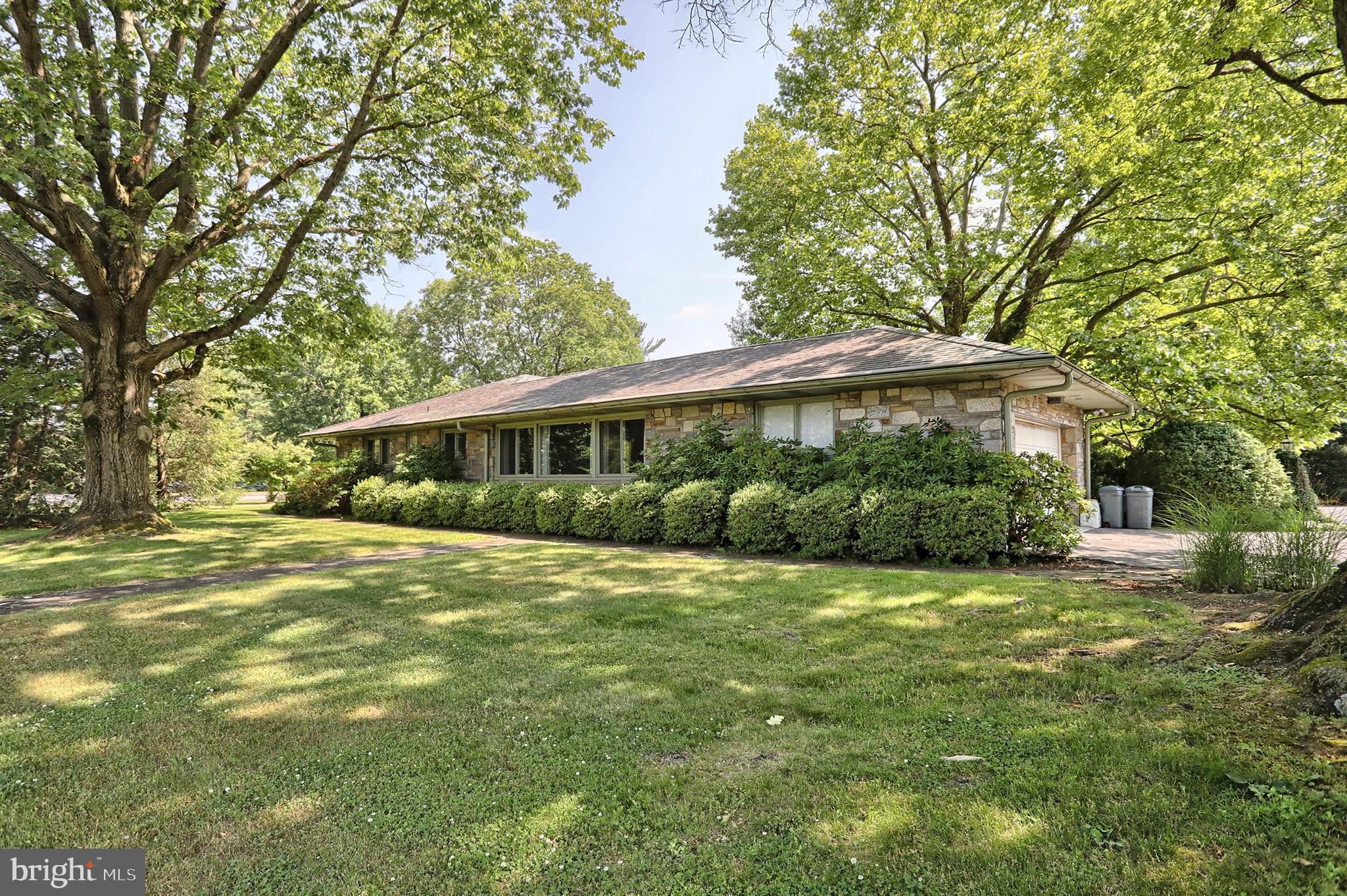 1552 Rita Lane Lebanon, PA 17042 - Photo 4 of 58 Gallery Image 4