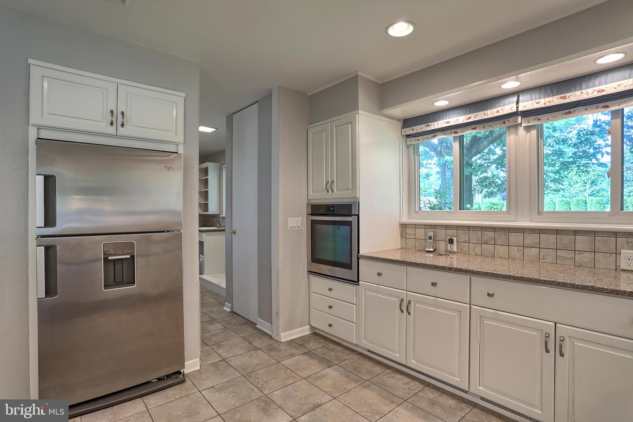 1552 Rita Lane Lebanon, PA 17042 - Photo 8 of 58 Gallery Image 8