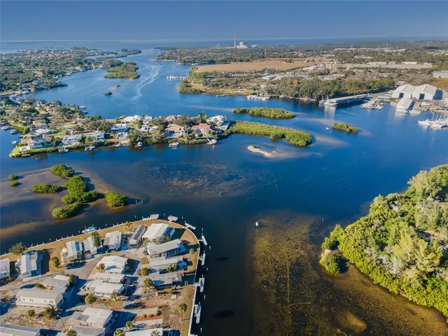 $90,000 | 800 Chesapeake Drive, Unit 12, Tarpon Springs, FL 34689