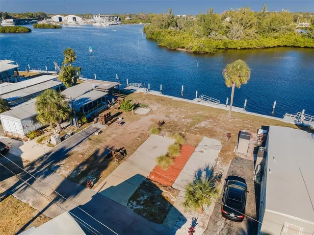 $90,000 | 800 Chesapeake Drive, Unit 12, Tarpon Springs, FL 34689