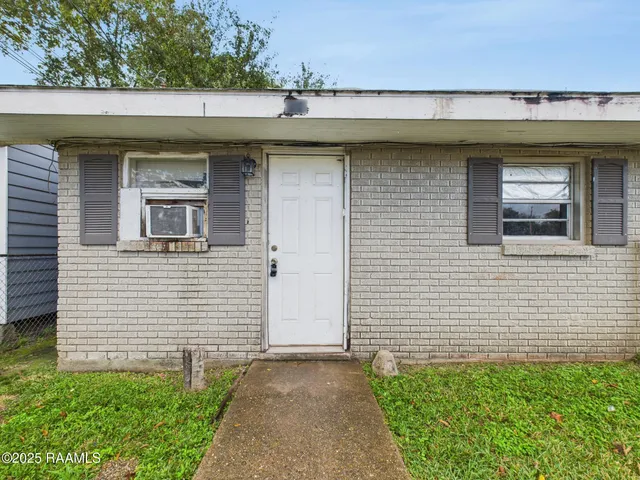 $525 | 704 13th Street, Lafayette, LA 70501
