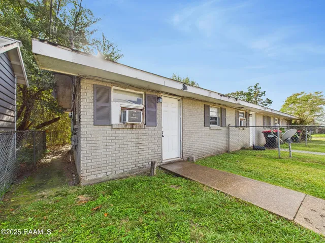 $525 | 704 13th Street, Lafayette, LA 70501