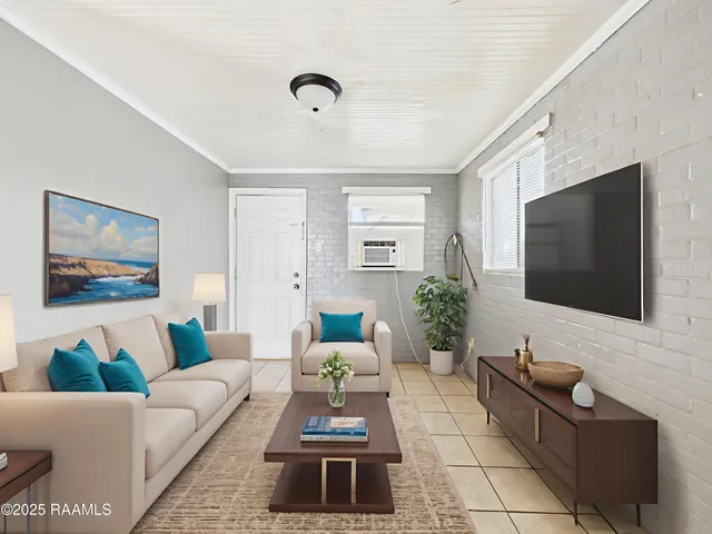 $525 | 704 13th Street, Lafayette, LA 70501