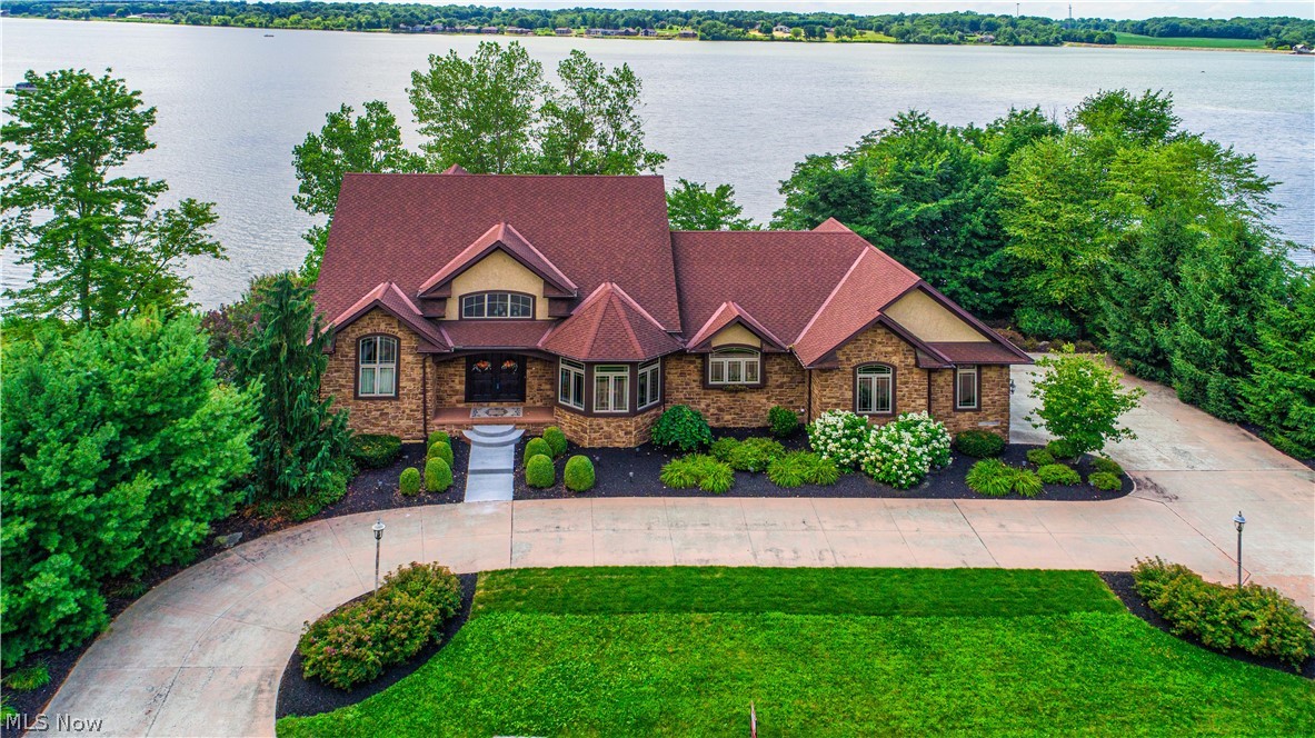 9660 Springfield Road Youngstown, OH 44514 - Photo 1 of 33