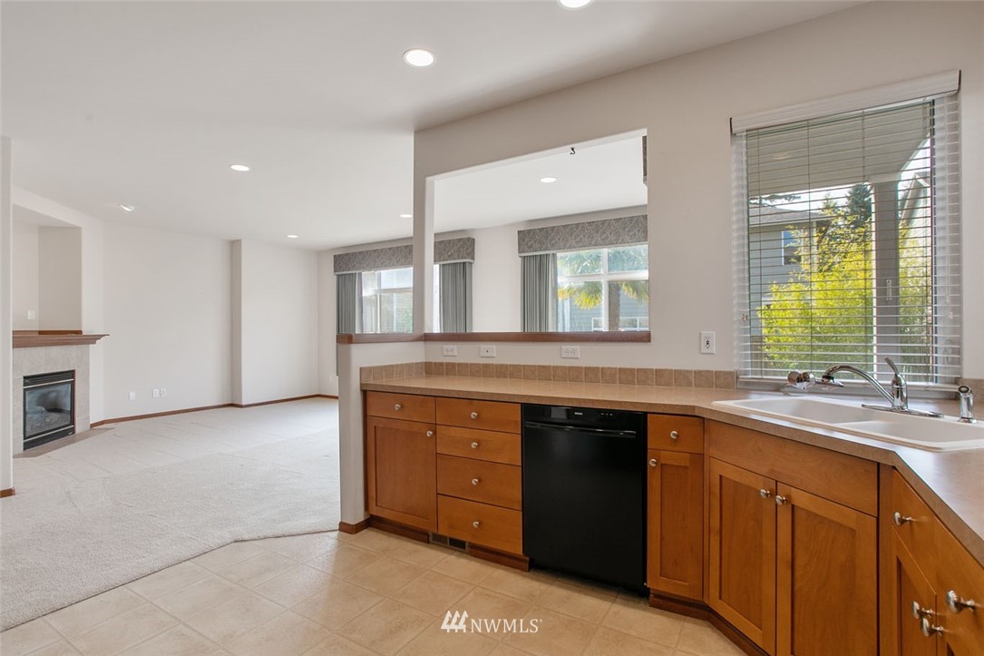 6015 Southeast 2nd Street Renton, WA 98059 - Photo 8 of 24